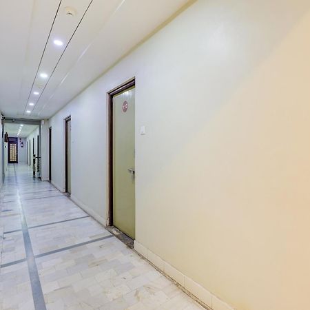 Hotel O Asopalav Naroda Kültér fotó