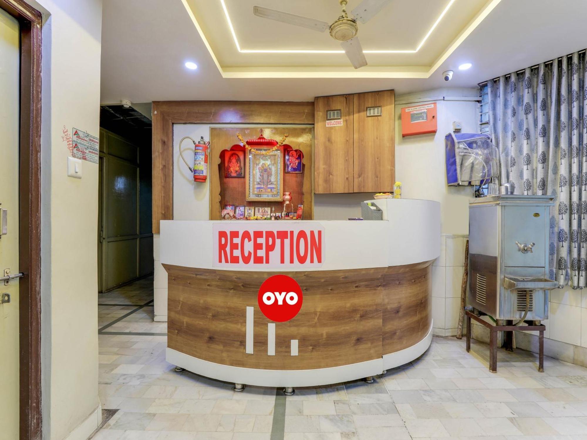 Hotel O Asopalav Naroda Kültér fotó